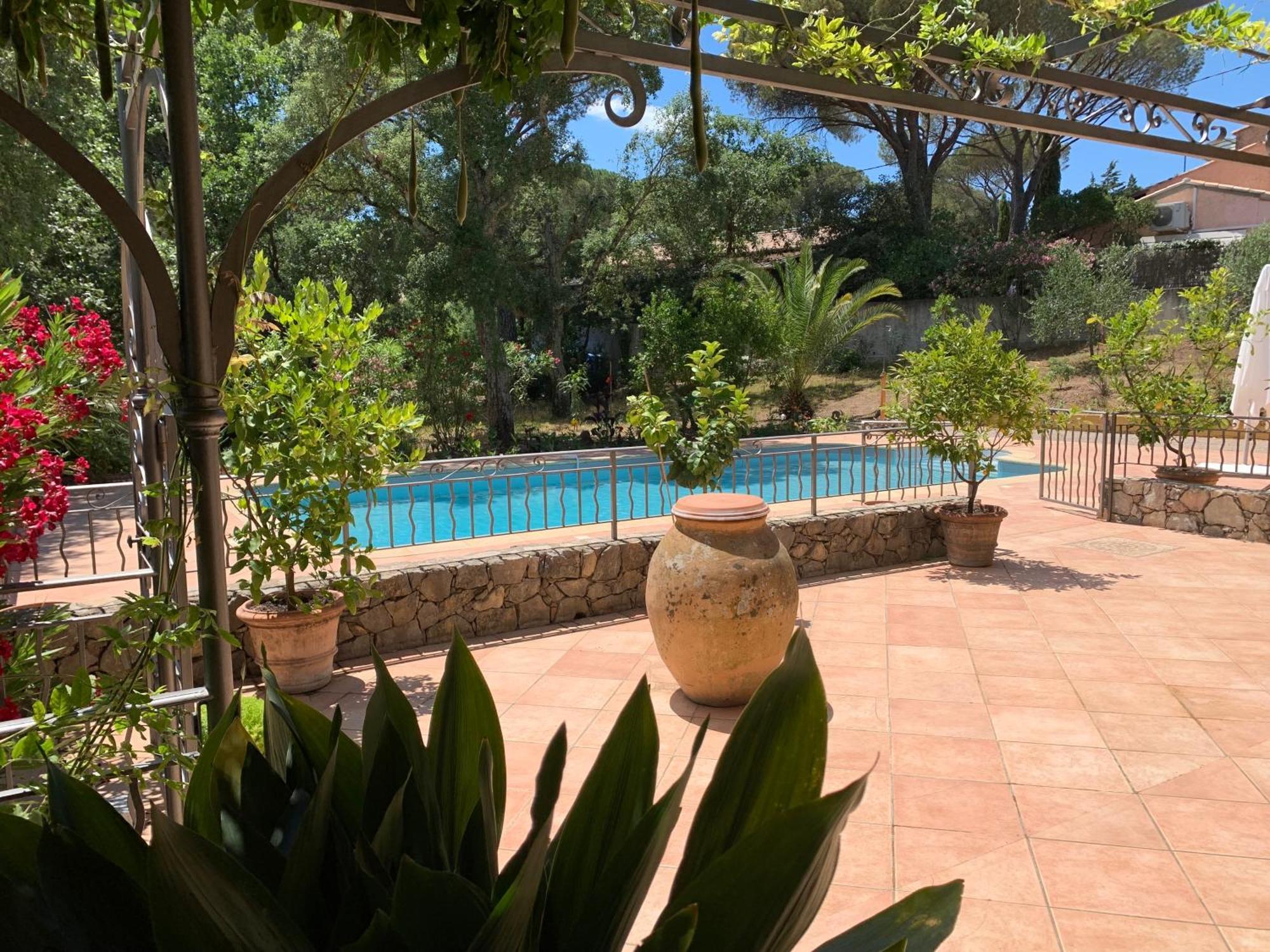Sous Les Pins Parasols Vidauban Eksteriør bilde