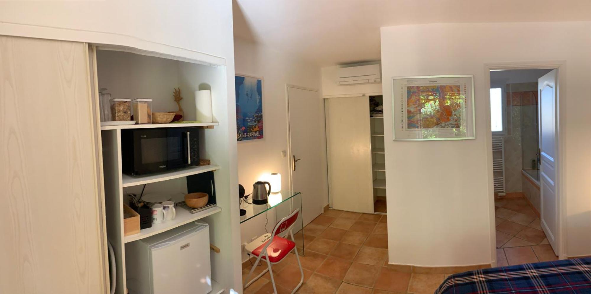 Sous Les Pins Parasols Vidauban Rom bilde